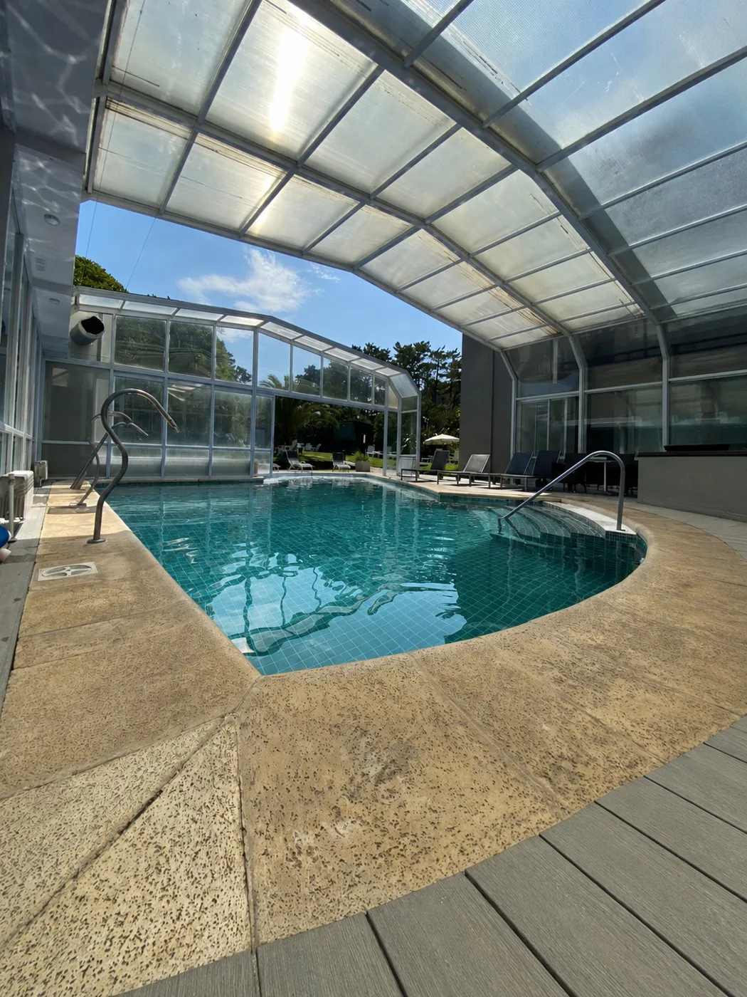 Piscina y solárium · vista 66
